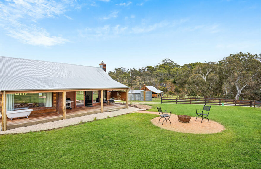 Hideaway-Huts-Grandview-Accommodation-Adelaide-Hills_0005_0A7A2271a