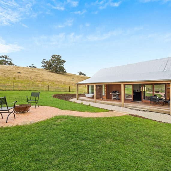 Hideaway-Huts-Grandview-Accommodation-Adelaide-Hills_0007_0A7A2268a